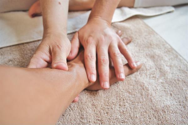 Symbolfoto Massage